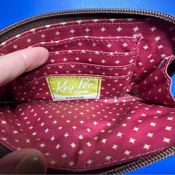 ❤️Bundle 2/$20❤️ FOSSIL Key Per Wristlet Zip Wallet - Picture 4 of 4